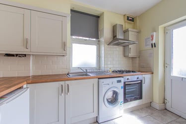2 bed house, Glenroy Street, Plasnewydd, Cardiff, CF243LA - Image 2